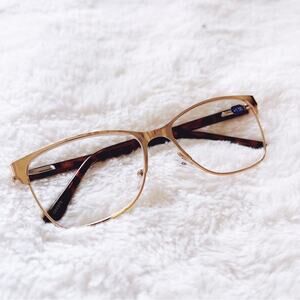 Esme Metallic Pink Classic Sleek Reader Glasses